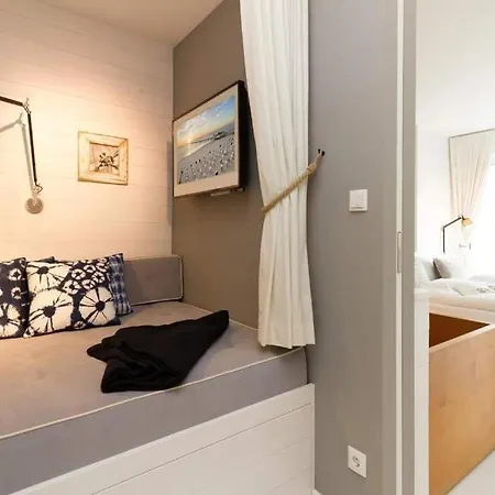 Strandgruen App 05 *